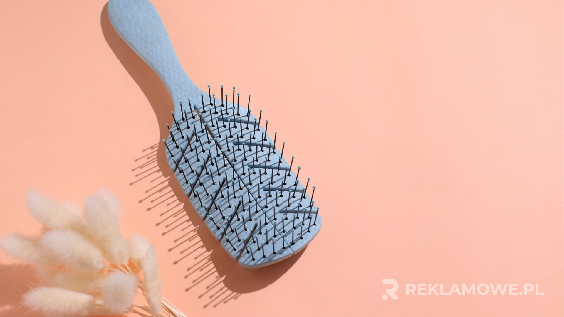 Reklama szczotek na różnych mediach